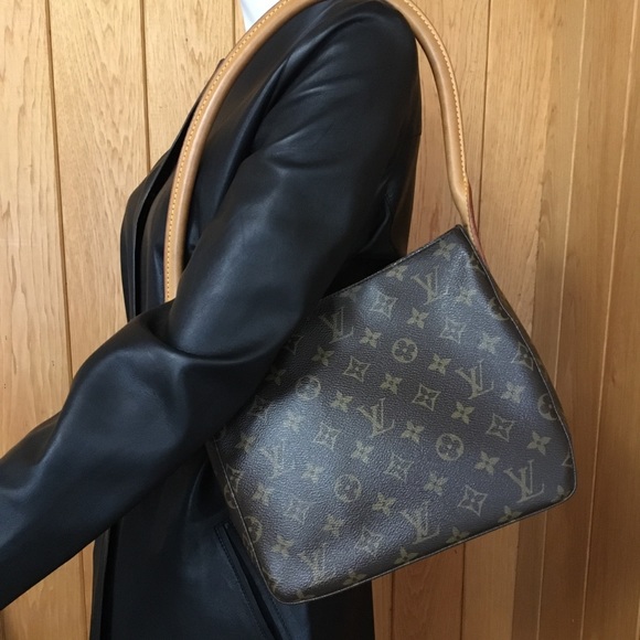 Handbags - Authentic Louis Vuitton looping mm bag!